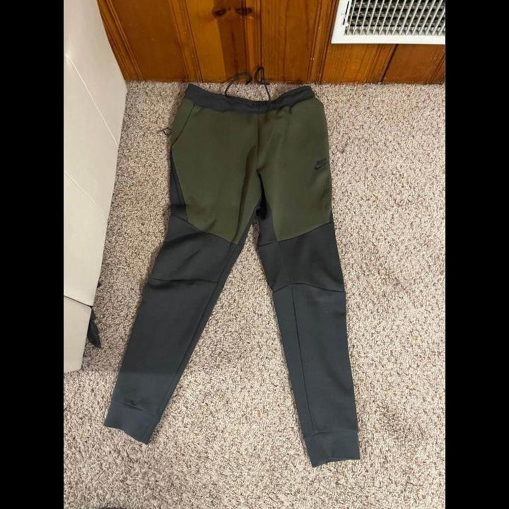 Nike Tech Jogger Green